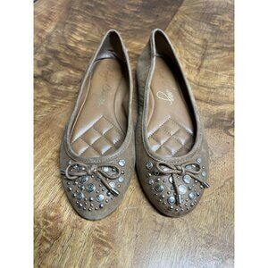 Arturo Chiang Women’s 8 LYNAH Tan Studded Leather Flats with Bow Rubber Sole